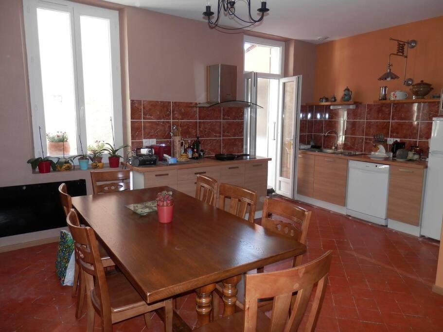 Appartement Spacieux Avec Grand Patio, 1Er Etage Sigean Luaran gambar